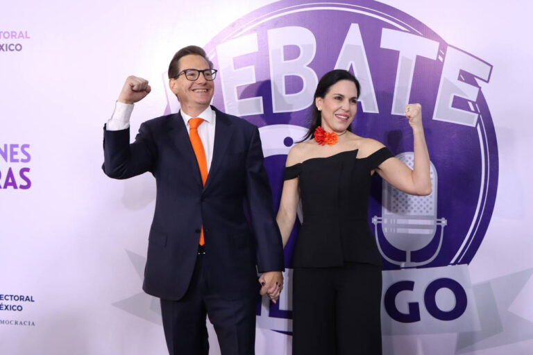 No votes por quien te dice que va arriba en una encuesta, vota por el que debería de ganar: Salomón Chertorivski