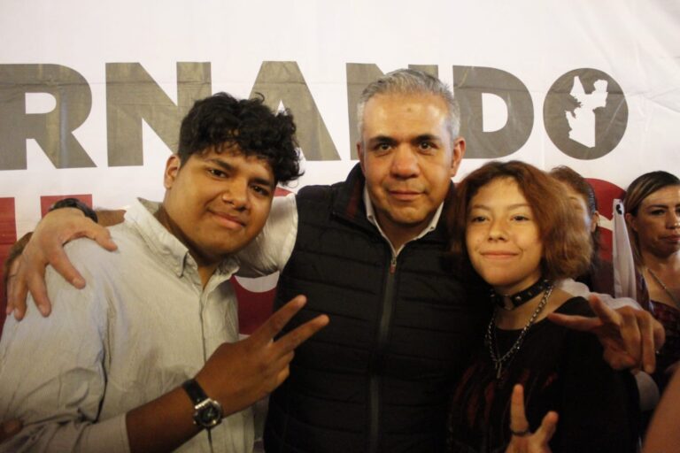 Fernando Vilchis cierra campaña con el apoyo de jóvenes de Ecatepec