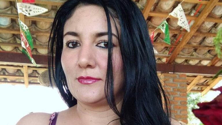 Desaparece activista Mar Amparo Salinas; encuentran puerta de su casa abierta