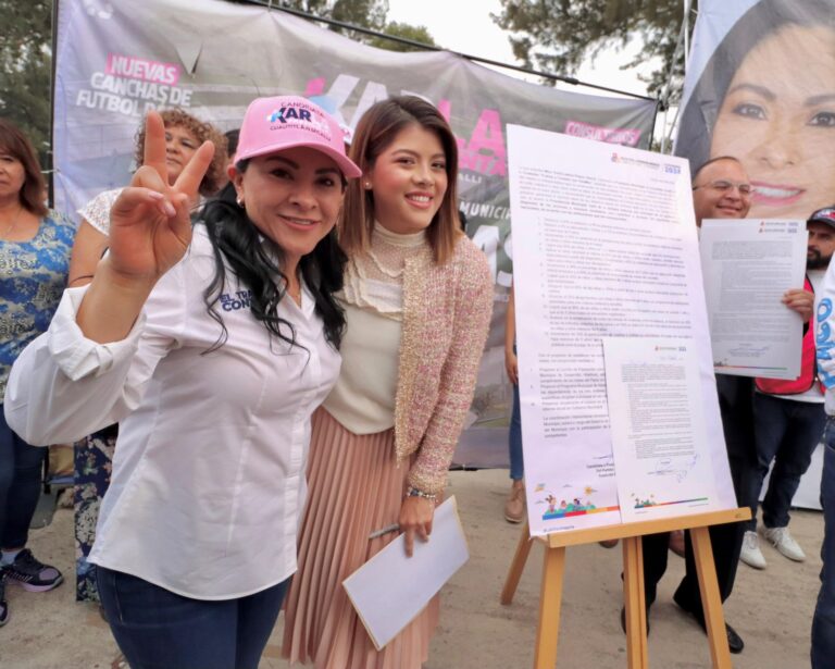 Karla Fiesco firma pacto por la Primera Infancia