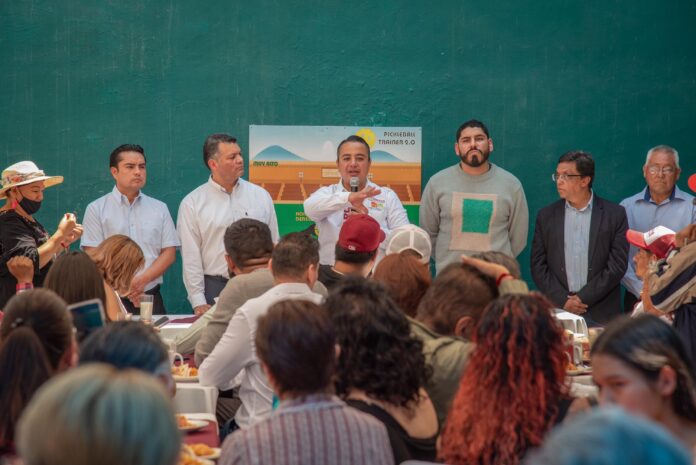 Vecinos de Lindavista arropan a Janecarlo Lozano; combatirá construcciones ilegales