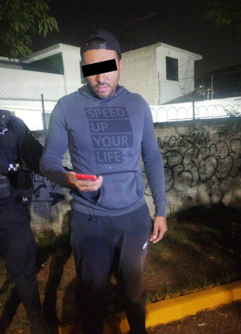 En operativo por la policía de Tlalnepantla se logró la detención de 3 probables robacoches