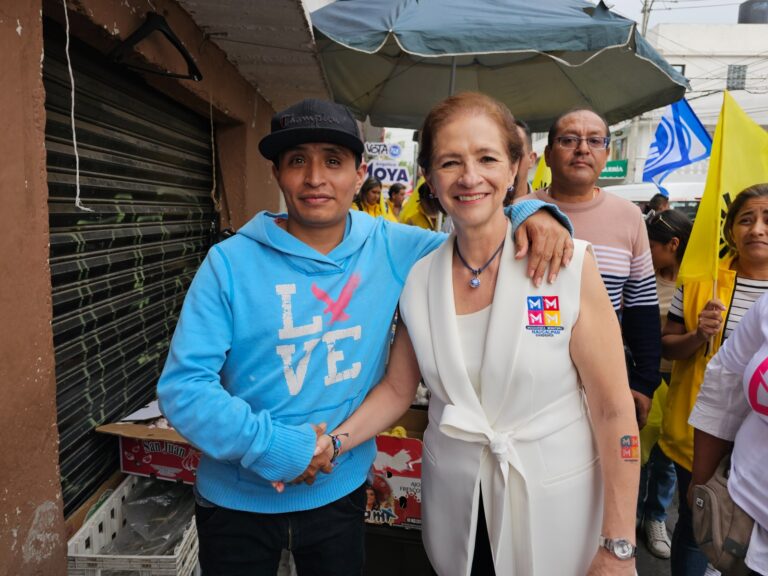 Vecinos de Echegaray apoyan propuestas de Angélica Moya