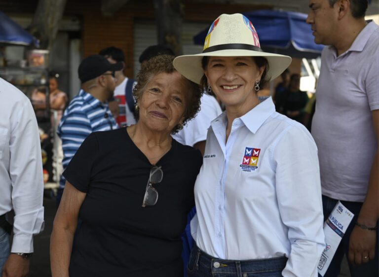 Afirman vecinos de lomas de San Agustín que votarán por Angélica Moya el próximo 2 de junio