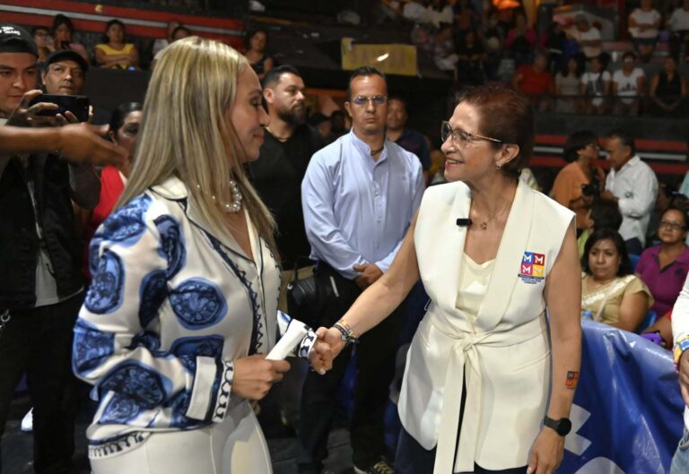 “Las mujeres queremos que con Angélica Moya siga el cambio verdadero en nuestro Naucalpan: Lorena Arellano de Olivas