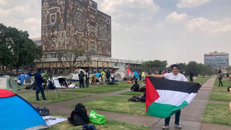 Instalan campamento pro Palestina frente a Rectoría