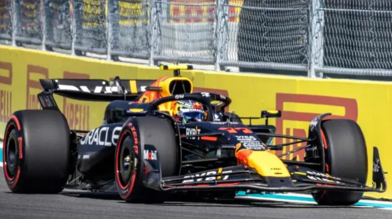 ‘Checo’ Pérez: “Tenemos todas las posibilidades de llegar adelante”