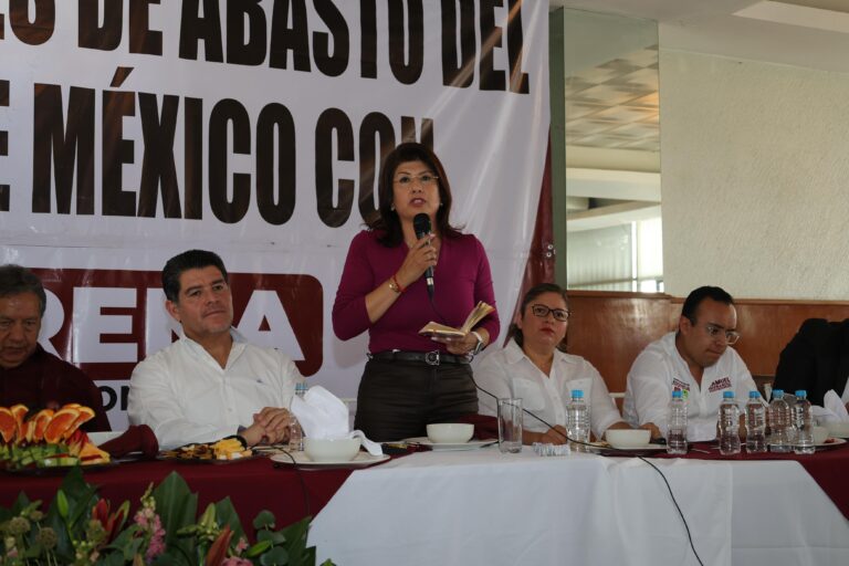 Se reúne Mariela Gutiérrez con comerciantes en la Central de Abastos en Ecatepec