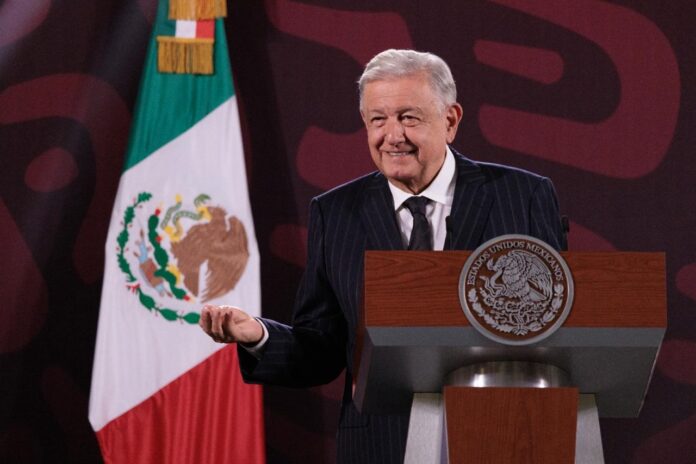 AMLO advierte ‘fiestón’ con tortas de lechón, cochinita pibil y zacahuil en última ‘mañanera’