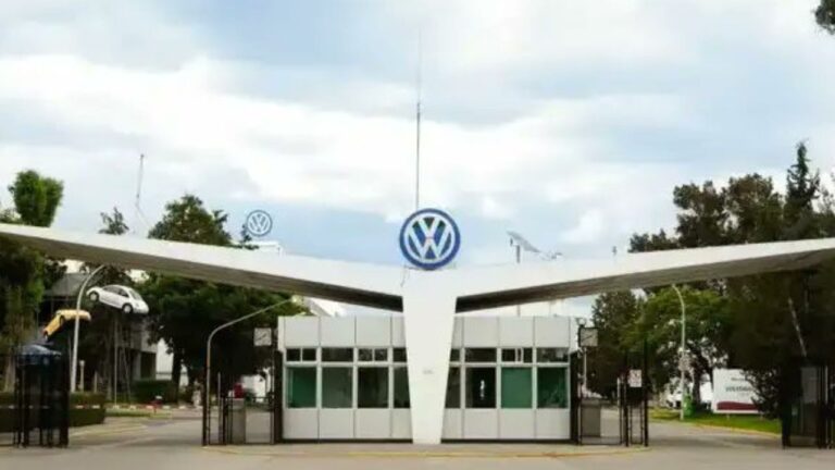 México revisará a pedido de EUA posible negación de derechos sindicales en planta de VW