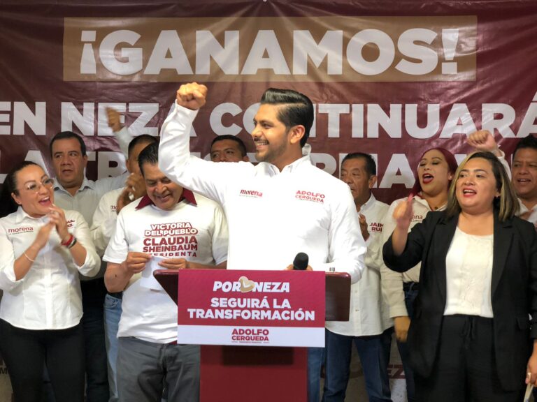 Miles, miles de personas se congregaron en la explanada municipal para festejar el triunfo de Morena en la jornada electoral de este domingo.