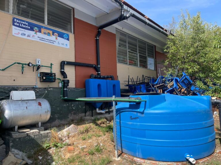 Gobierno de Atizapán, Reckitt Benckiser y Agua Capital implementan “Escuela de Lluvia” en planteles educativos