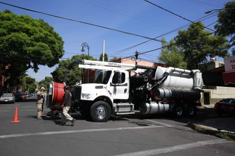 COMO ACCIÓN PREVENTIVA A INUNDACIONES V. CARRANZA HA DESAZOLVADO MÁS DE 83 KM DE DRENAJE