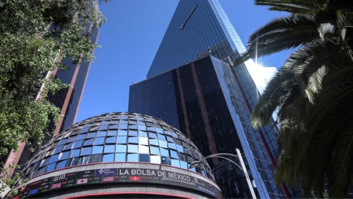 AMLO atribuye caída de la Bolsa a factores externos tras elecciones