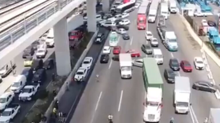 Bloquean carretera México-Toluca; exigen repetir elecciones en Ocoyoacac