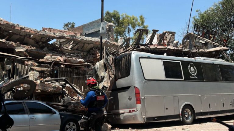 Colapsa el centro de espectáculos “El Patio”, en la Cuauhtémoc