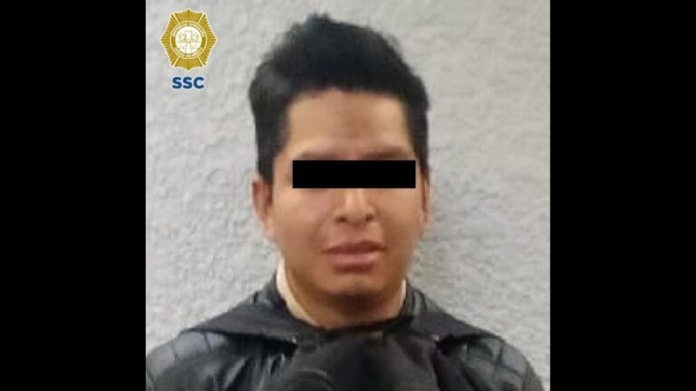 Detienen a hombre por acosar a una mujer policía en el Metro Zapata