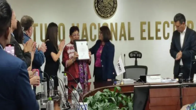 Omar García Harfuch y Ernestina Godoy reciben constancia como senadores electos por la CDMX