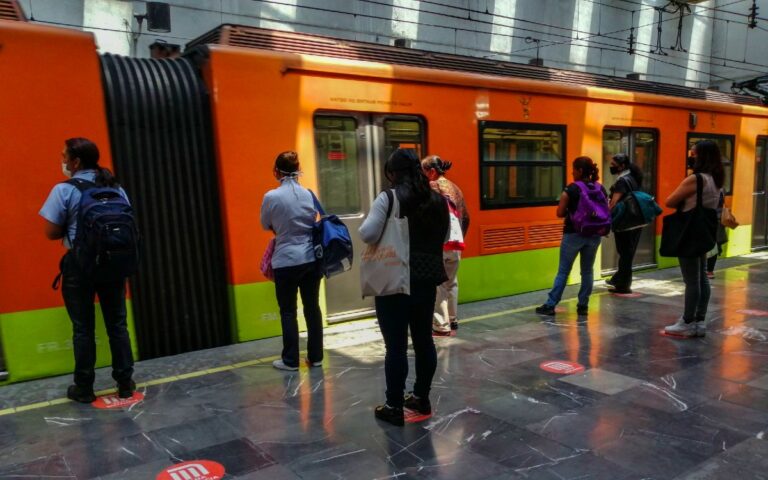 Línea A del Metro CDMX suspende operaciones de Guelatao a La Paz