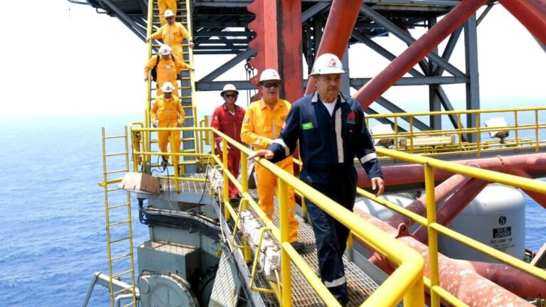 Pemex aumenta 47% su inversión en refinerías este sexenio