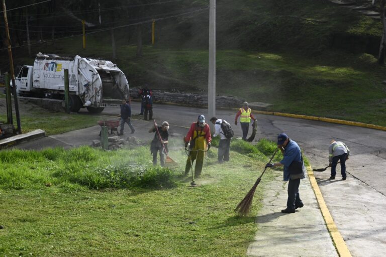 Ofrece Naucalpan mayor seguridad con limpieza y poda de áreas verdes