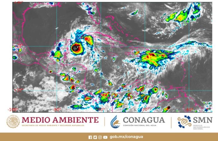 Esta noche, las bandas nubosas de Beryl ocasionarán lluvias puntuales torrenciales en Quintana Roo y Yucatán