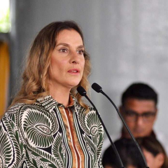 Beatriz Gutiérrez Müller confronta a grupo religioso por el aborto en misa de Guanajuato