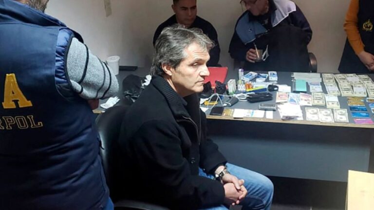 Carlos Ahumada pisa suelo mexicano procedente de Argentina