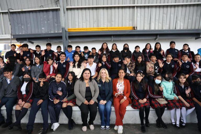 Refrenda Romina Contreras su posición como la alcaldesa mejor evaluada del Edoméx