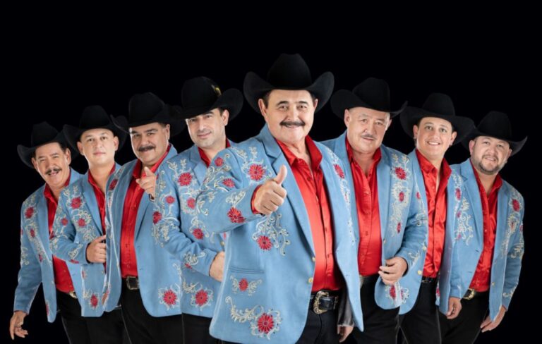 Los Huracanes del Norte ofrecen una rueda de prensa muy especial camino a su show en la Arena CDMX