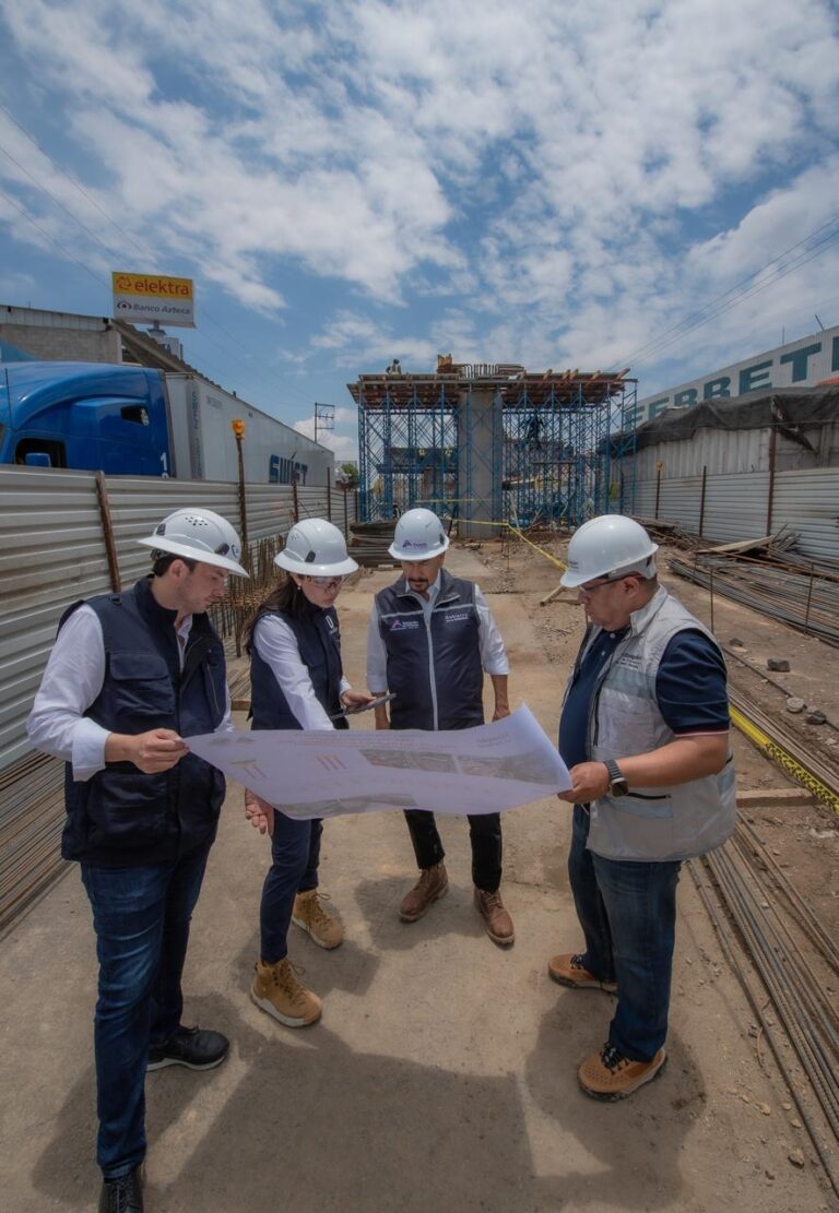 Pedro Rodríguez supervisa construcción del puente vehicular “El Árbol” Pedro Rodríguez supervisa construcción del puente vehicular “El Árbol”