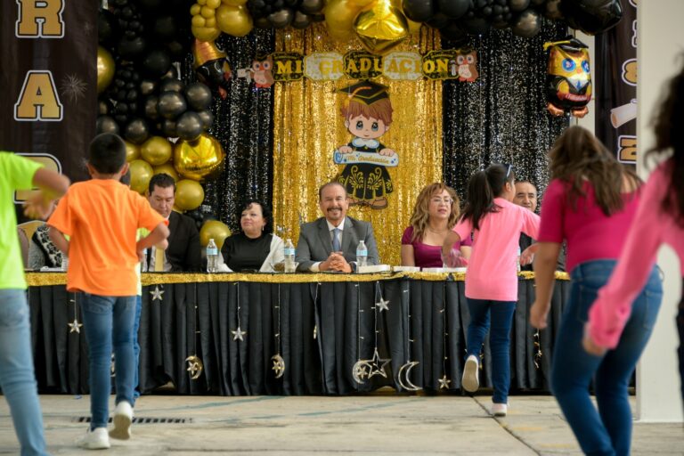 Pedro Rodríguez, padrino de generación de más de 6 mil estudiantes atizapenses