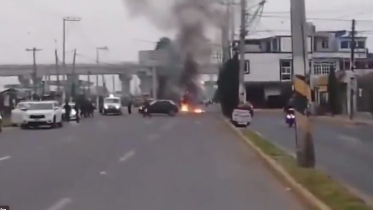 Habitantes de Tonanitla bloquean acceso al AIFA por pagos ejidales