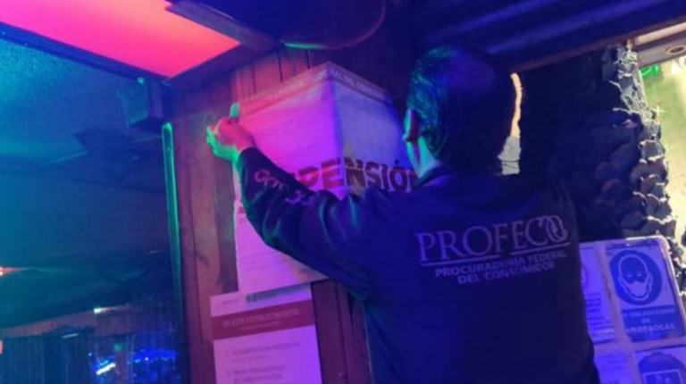 Profeco suspende dos establecimientos en Plaza Garibaldi por cobros excesivos