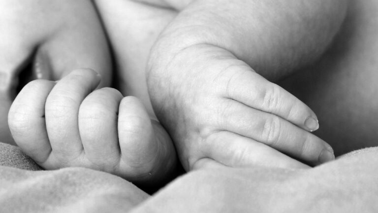 Fallece recién nacido dentro de la Línea 9 del Metro