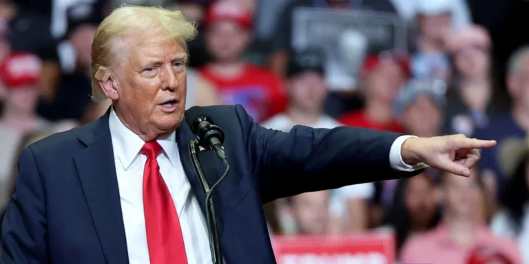 Trump celebra retiro del Presidente de EU; Kamala será más fácil de derrotar