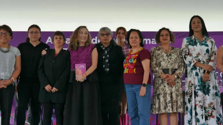 Iztapalapa celebra 6 años de éxito educativo con "Mujeres Estudiando"