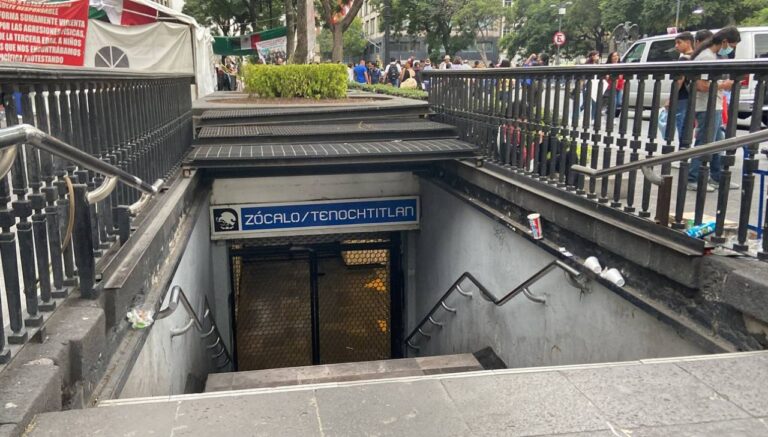 No hay servicio de estación Zócalo a Normal