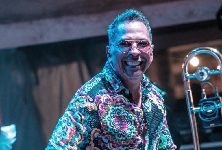 Tras las injurias recibidas, Alberto Barros disuelve su matrimonio y declara sobre las acusaciones infundadas