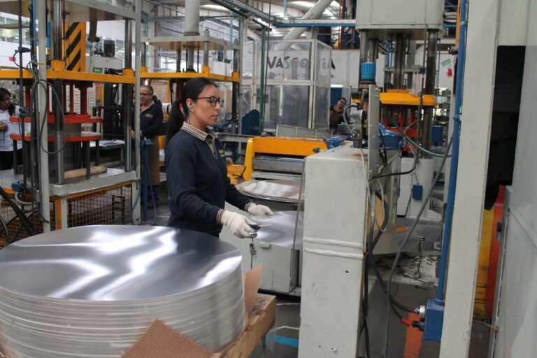 Empresas Tecnológicas Optan por Nearshoring para Acceder a Talento Especializado