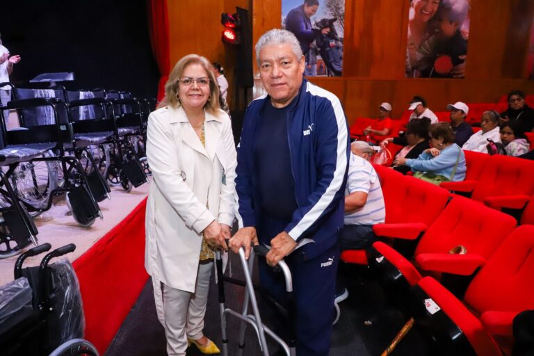 DIF Tlalnepantla Entrega Apoyos Funcionales para Mejorar la Calidad de Vida de sus Habitantes