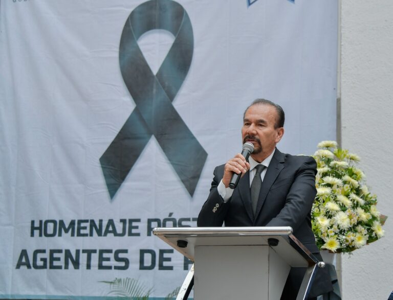 Homenaje Póstumo en Atizapán de Zaragoza Reconoce a Policías Caídos por Problemas de Salud