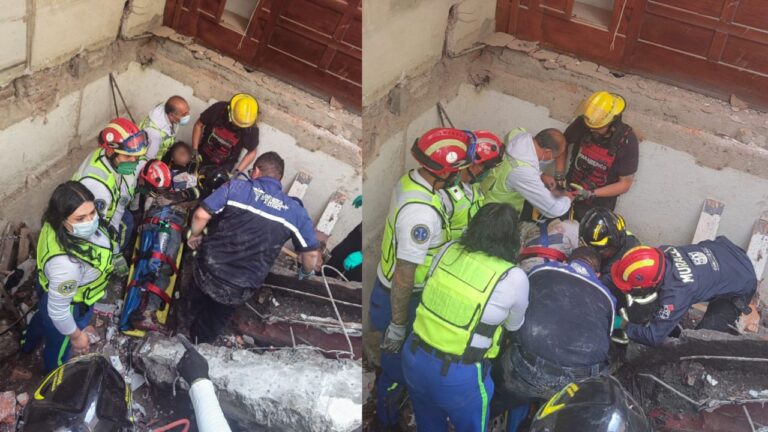 Rescatan a hombre que quedó atrapado en el derrumbe de una construcción en la Cuauhtémoc