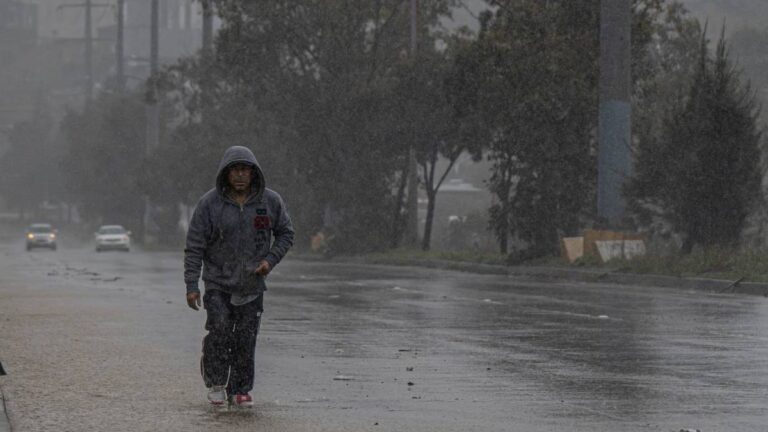 ¡Llega primer Frente Frío! Lluvias y granizadas en gran parte de México