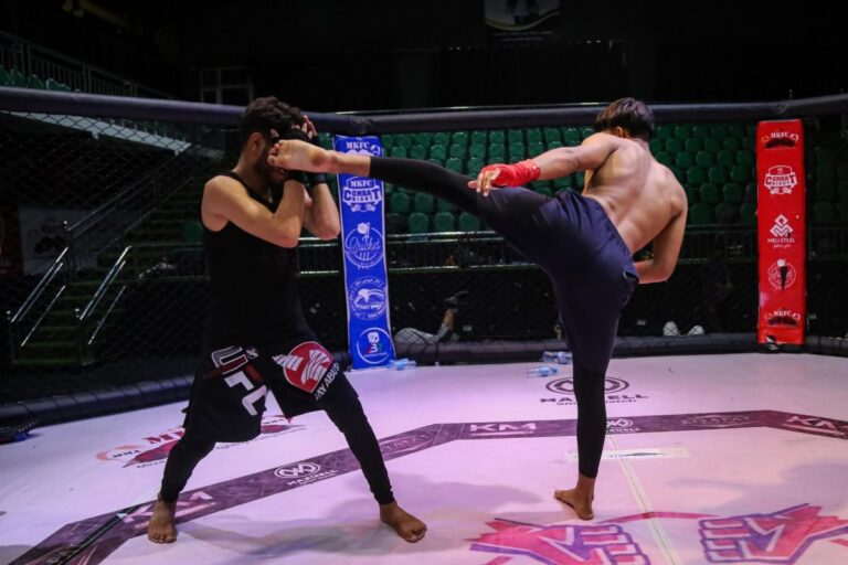 Gobierno talibán prohíbe las artes marciales en Afganistán