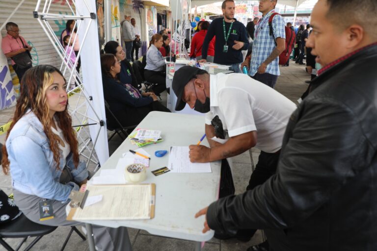 Ofrecen 659 plazas durante sexta caravana del empleo en Naucalpan