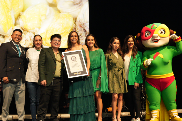 ¡Knorr rompe el Récord Guinness con el pozole más grande del mundo!