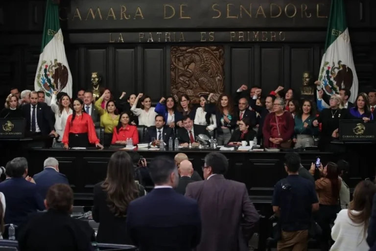 Con voto de Yunes, aprueba Morena reforma judicial en Senado