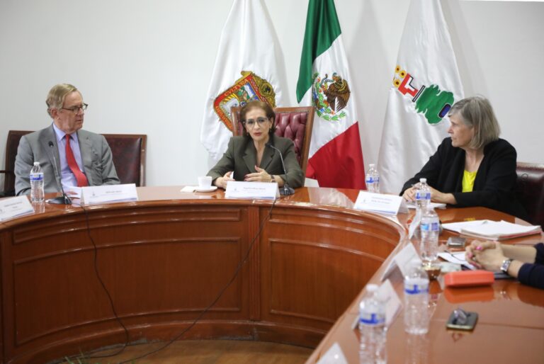 Gobierno de Naucalpan realiza mesa de diálogo con habitantes de Praderas de San Mateo