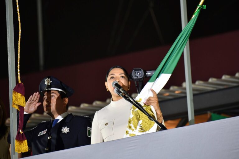 Por Primera Vez en la Historia de Nezahualcóyotl, una Mujer Lidera el Grito de Independencia y el Desfile Conmemorativo